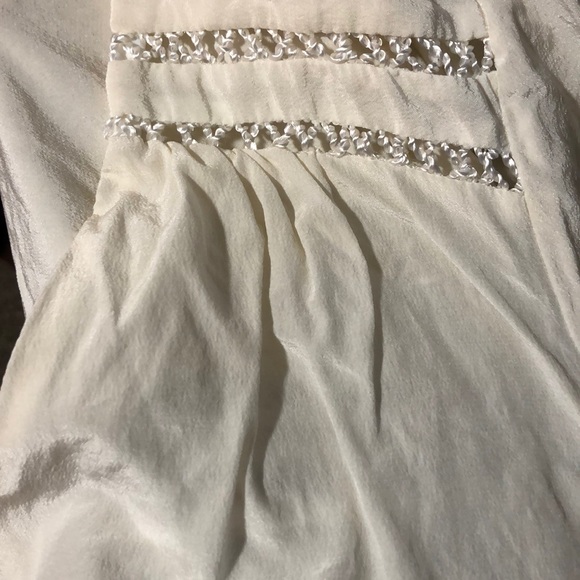 Veronica Beard 100% silk buttoned top - Picture 8 of 8